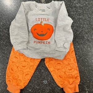 Chick pea pumpkin sweatshirt and pumpkin joggers 6-9 months